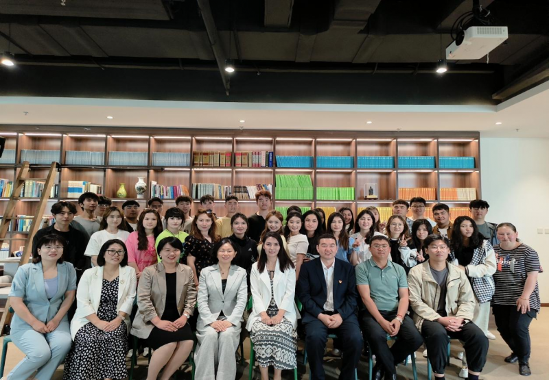 【专业实训】公共效劳与治理学院执法事务专业师生赴新疆鼎卓律所旅行交流