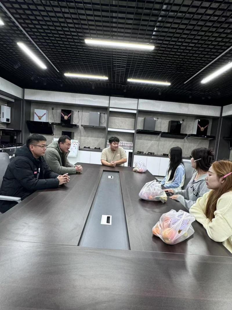 深入走访实习岗位，慰问实习生