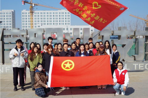 美化校园情形 弘扬雷锋精神