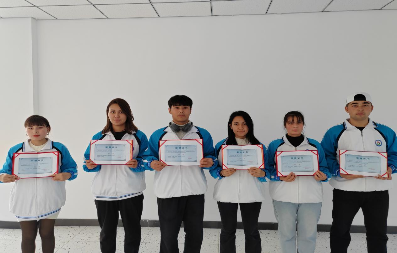 【喜报】 我院在新疆维吾尔自治区第二届大学生墟落振兴创意大赛决赛中取得优异效果