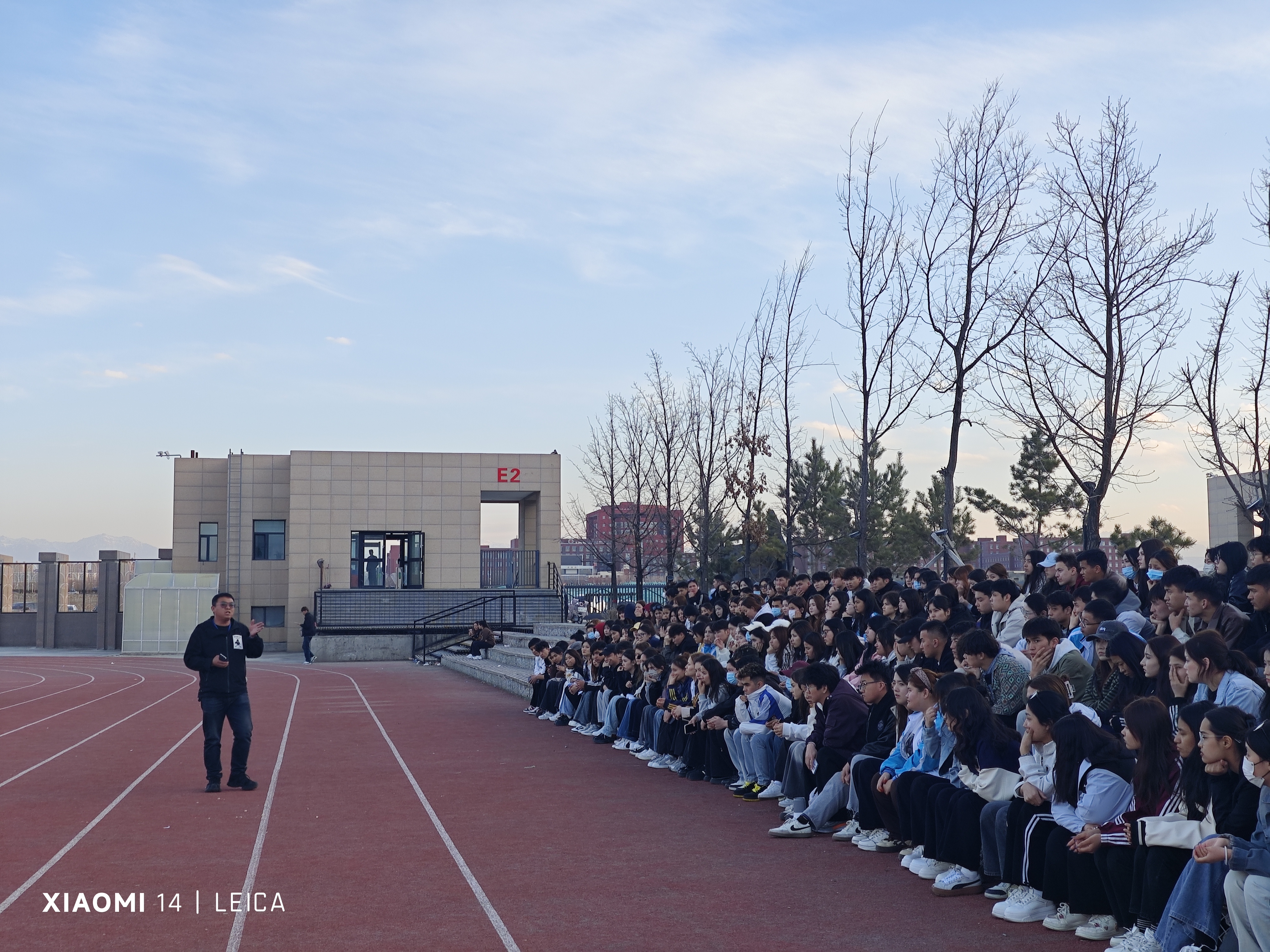 ?公共效劳与治理学院开展23级实习班级座谈会活动