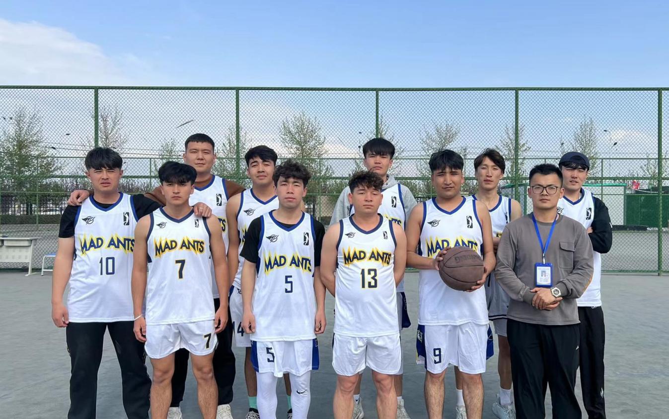 公共效劳与治理学院荣获“第六届校园篮球争霸赛”亚军！