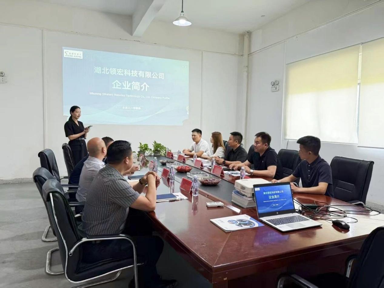 学院向导率队访企拓岗，力促结业生高质量就业