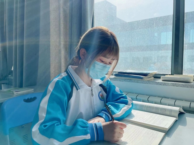 戴好口罩，你就是Z6尊龙凯时学院里最靓的仔